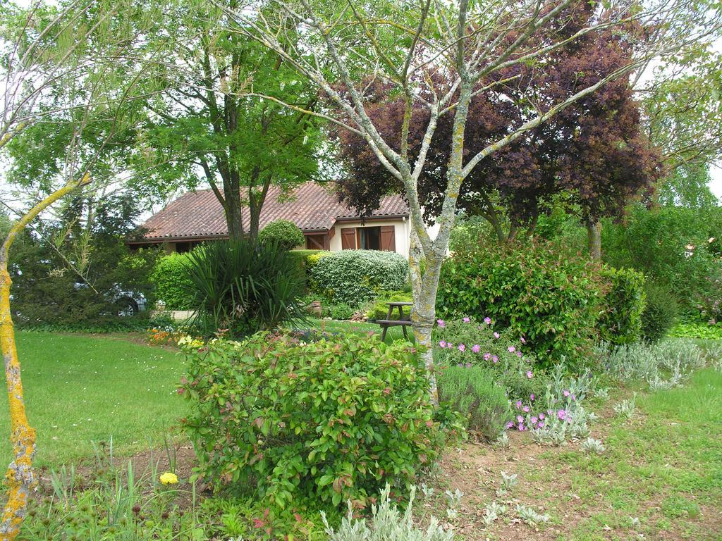 Hostal Chez Annie Saint-Avit-Rivière Exterior foto